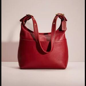 COACH VINTAGE Elegant Red Leather Tote Bag